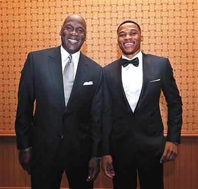 更能显出 更能显出